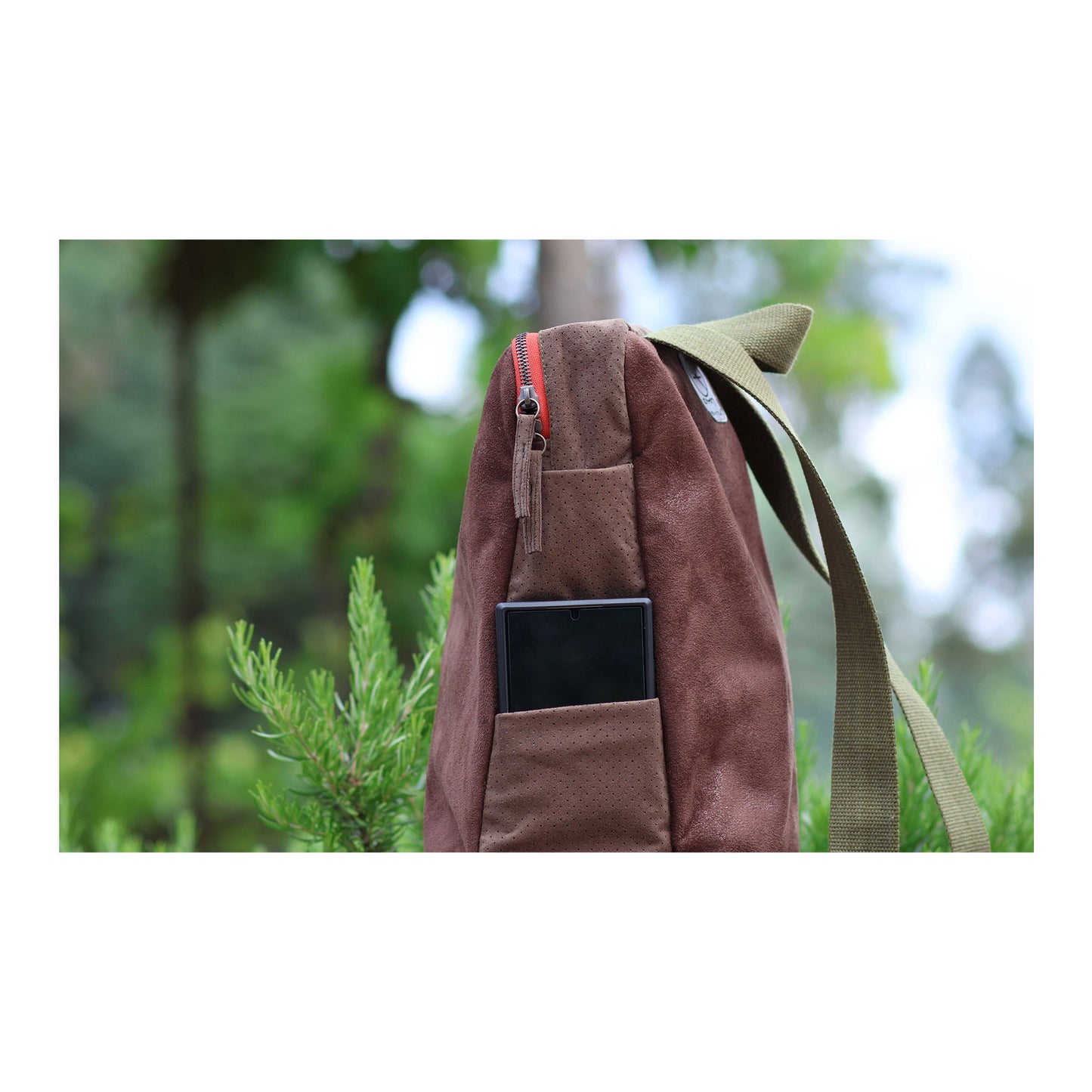 "EARTH WALKER D05 – Handmade Sustainable Backpack – Stylish Eco Fashion Bag for Slow Fashion Lovers"