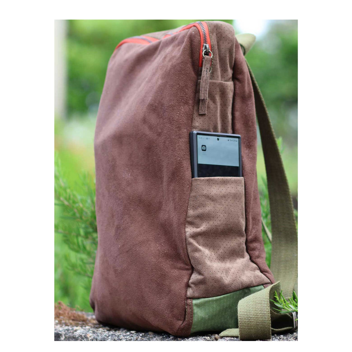 "EARTH WALKER D05 – Handmade Sustainable Backpack – Stylish Eco Fashion Bag for Slow Fashion Lovers"